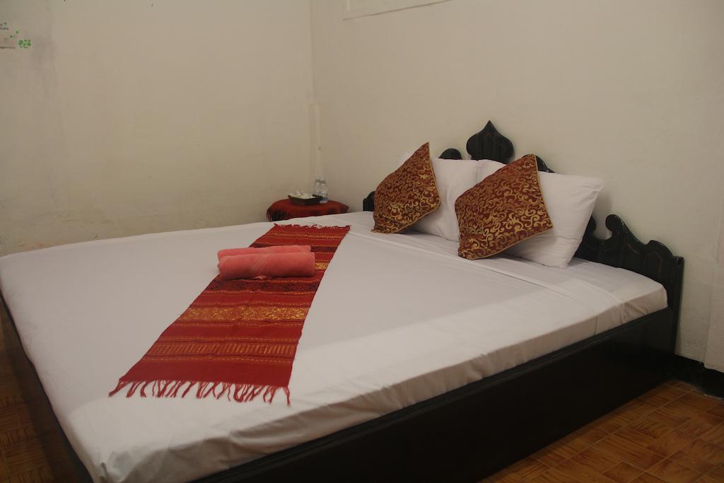 Lpq Backpackers Hostel Luang Prabang Room photo