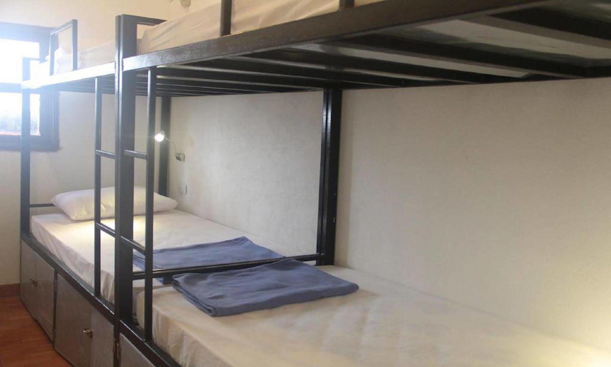 Lpq Backpackers Hostel Luang Prabang Exterior photo